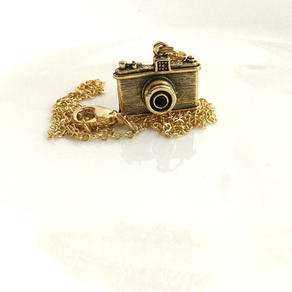 Miniature Camera Old Fashioned Old School Film Camera Photography Charm Necklace - Picture 10 of 10